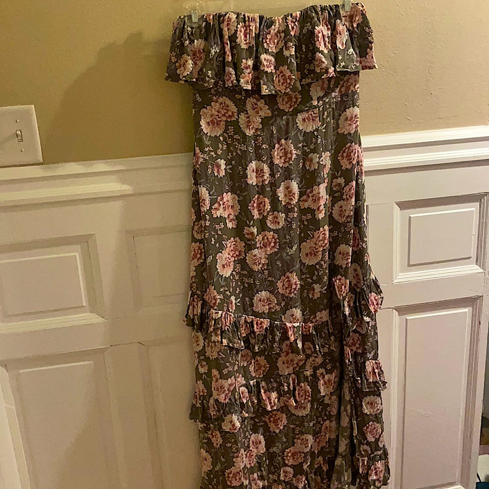 Ruffly strapless maxi dress, size S
